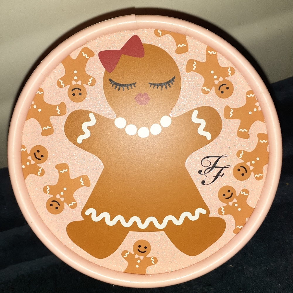 Too Faced Kissable Body Shimmer 